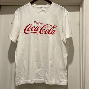 H&M mens short sleeve white and red Coca Cola T-shirt. Medium
